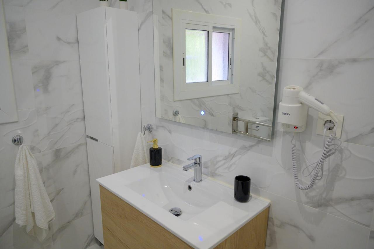 Relax House Barcelone Villa Sant Esteve Sesrovires Luaran gambar